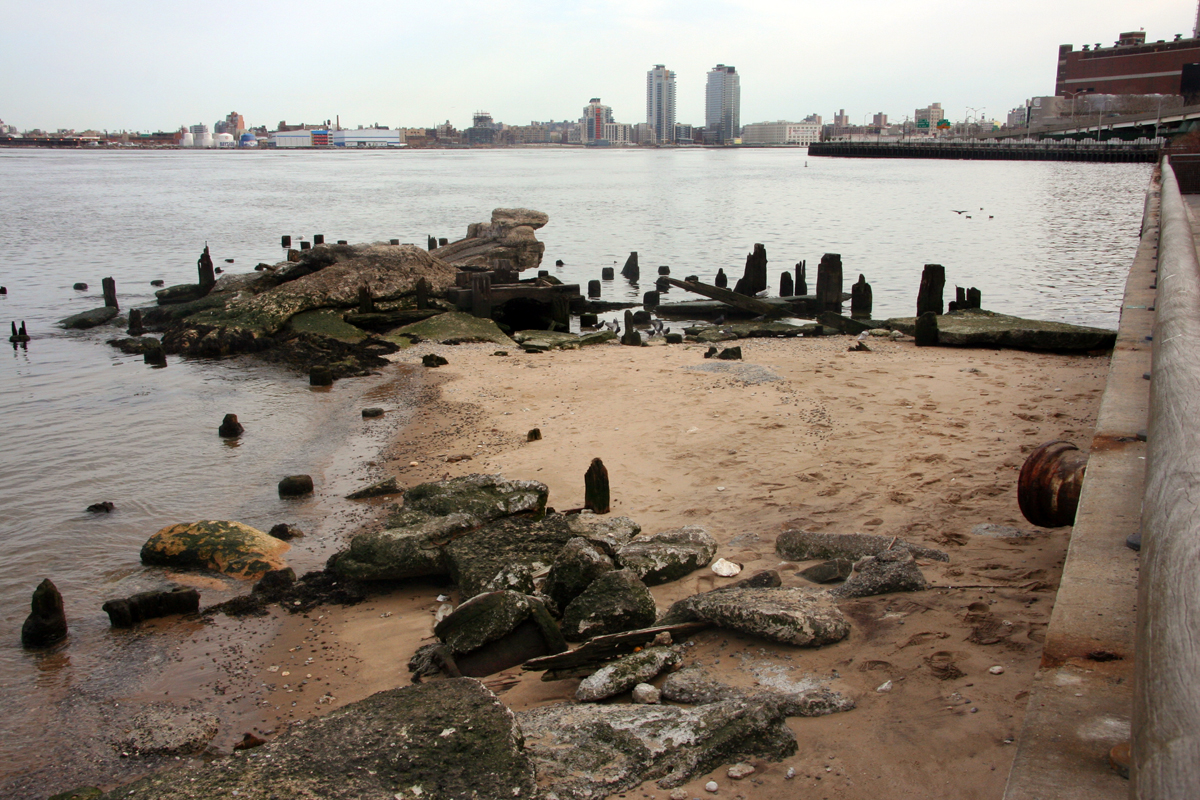 Manhattan’s East 20th Street Beach