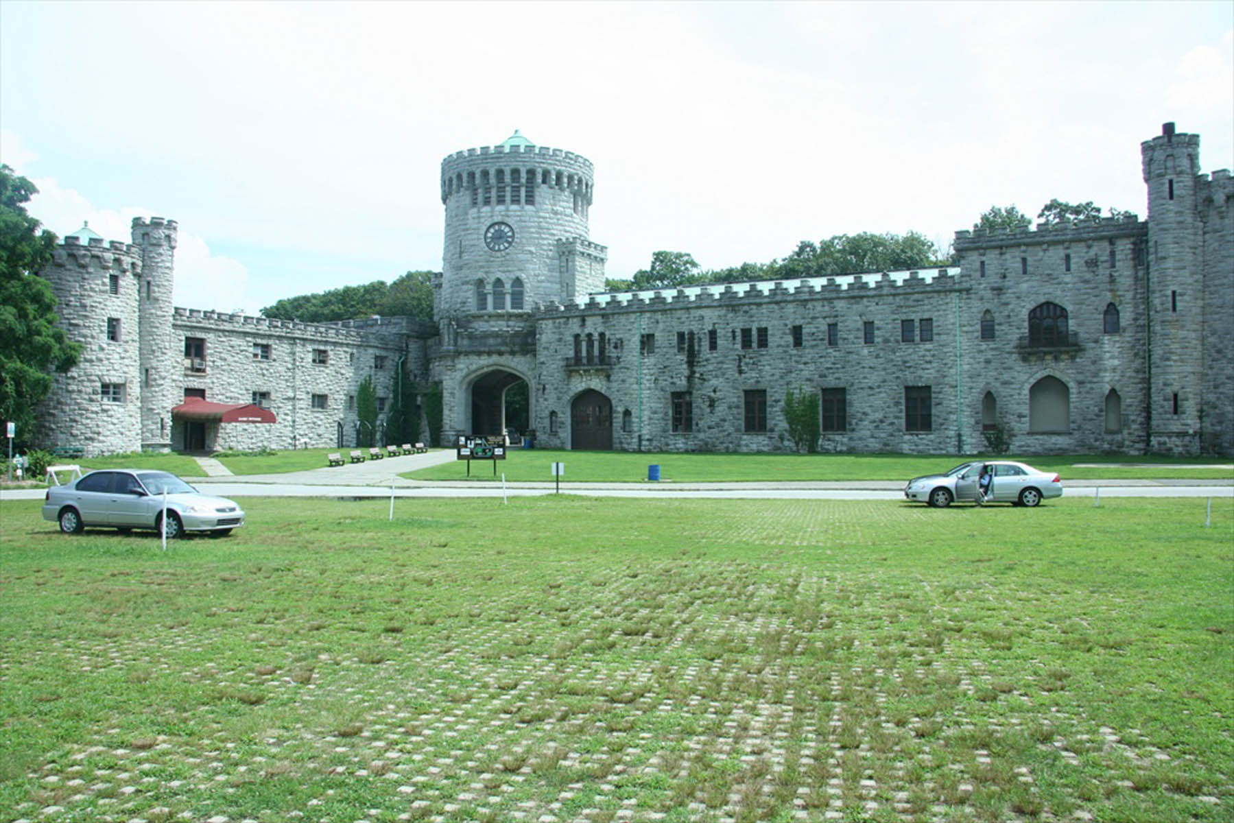 CASTLES IN NEW YORK