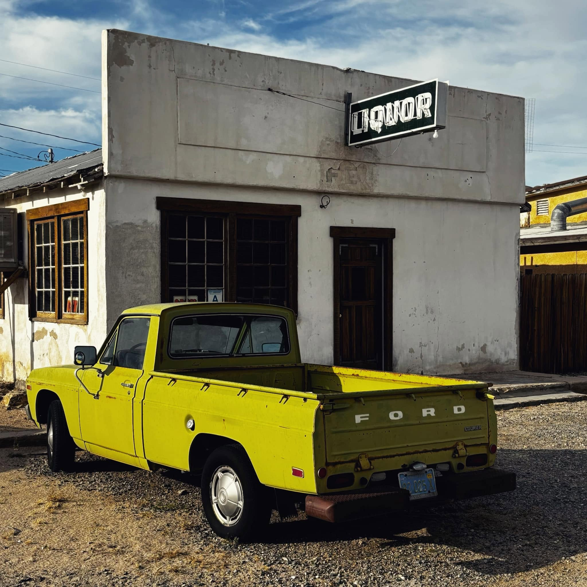 Liquor in Yermo